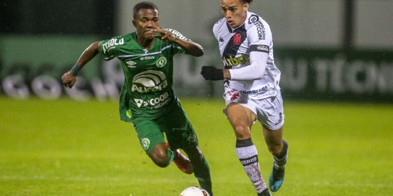 Série B: Vasco recebe Chape na provável reestreia de Alex Teixeira