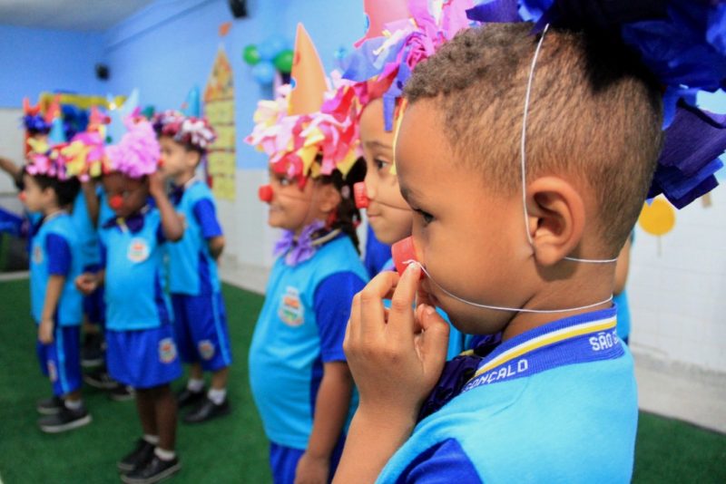 Educação presta homenagem ao palhaço Carequinha