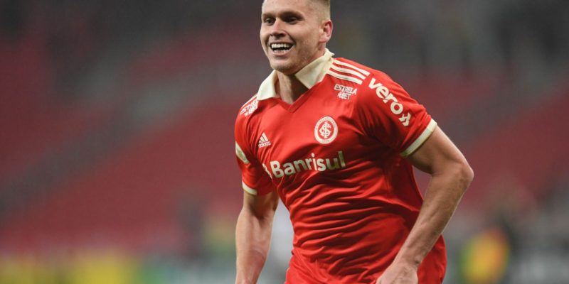Internacional atropela o Fluminense por 3 a 0 no Beira Rio