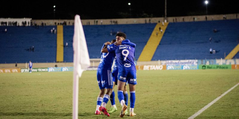 Série B: Cruzeiro arranca vitória de 2 a 1 sobre o Londrina
