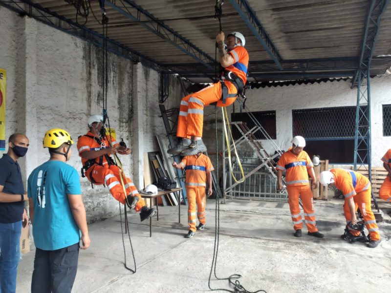 Comlurb treina mais garis de arvorismo para reforçar segurança no trabalho em altura – Prefeitura da Cidade do Rio de Janeiro