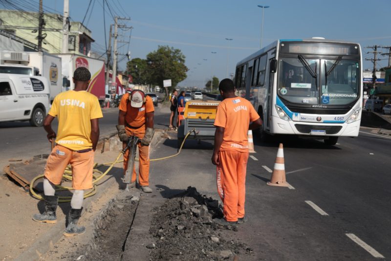 Via principal em Vista Alegre vai receber abrigo em ponto de ônibus