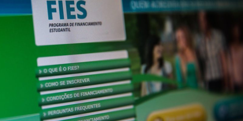 Fies: pré-selecionados devem enviar informações até esta sexta-feira