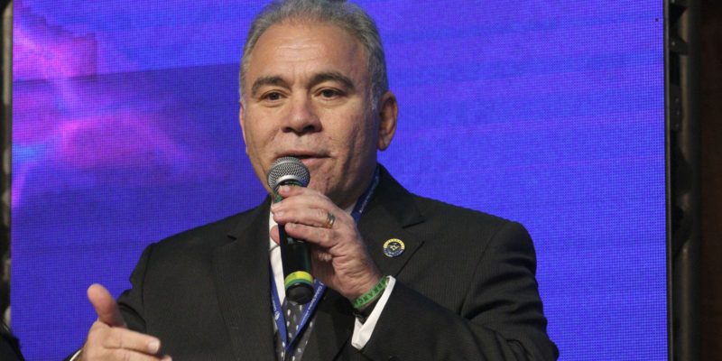 ministro anuncia incorporação de tecnologia contra o AVC