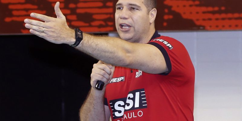 Conquista do primeiro ouro olímpico do vôlei completa 30 anos