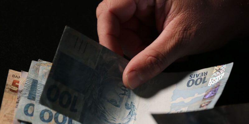 Auxílio Brasil é pago hoje a beneficiários com NIS de final 8