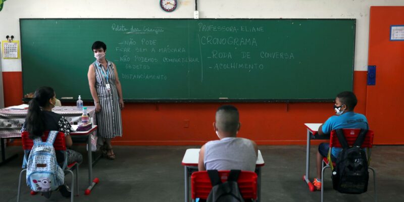 Em 2040, Brasil poderá ter carência de 235 mil professores, diz estudo