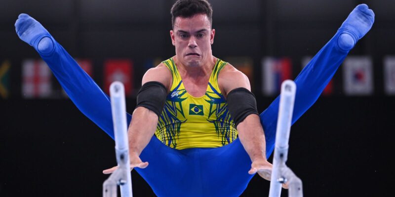 Caio Souza é ouro nas barras paralelas em etapa da Copa do Mundo