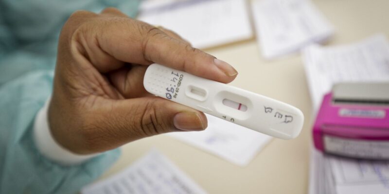 Brasil registra 14,5 mil novos casos e 119 óbitos por covid-19