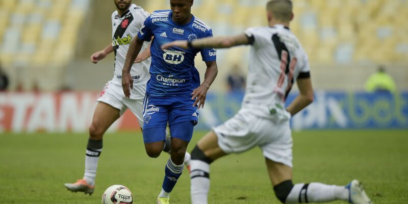 Cruzeiro recebe Vasco tentando garantir o acesso à Série A