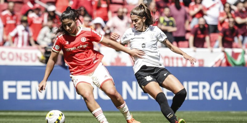 Corinthians e Internacional decidem título do Brasileiro Feminino