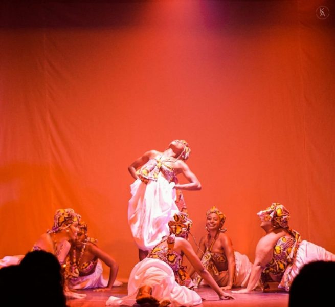 Espetáculos de dança no Teatro Municipal de São Gonçalo