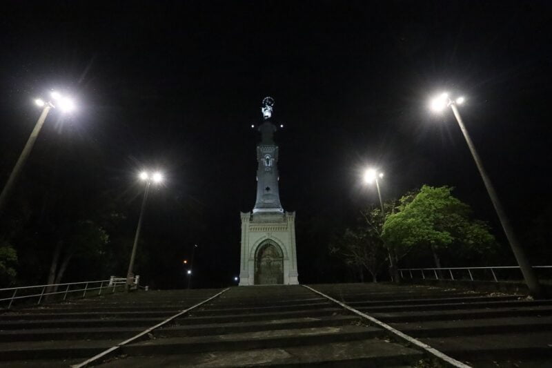 Prefeitura de Niterói inaugura nova iluminação do Monumento de Nossa Senhora Auxiliadora, em Santa Rosa – Prefeitura Municipal de Niterói