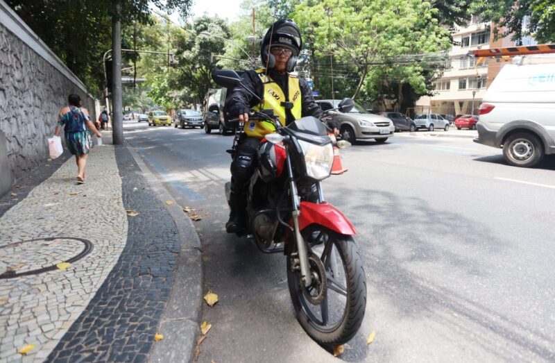 Prefeito assina decreto que regulamenta a profissão de mototaxista – Prefeitura da Cidade do Rio de Janeiro