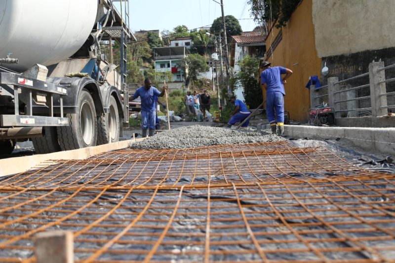 São Gonçalo constrói ponte e faz obras de drenagem em Tribobó