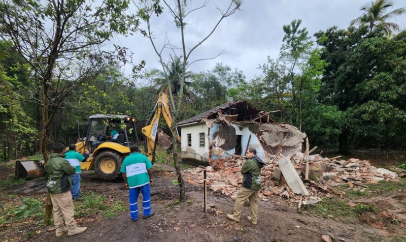 Secretaria do Ambiente e Clima demole imóvel irregular dentro do Parque Urbano Fazenda do Viegas – Prefeitura da Cidade do Rio de Janeiro