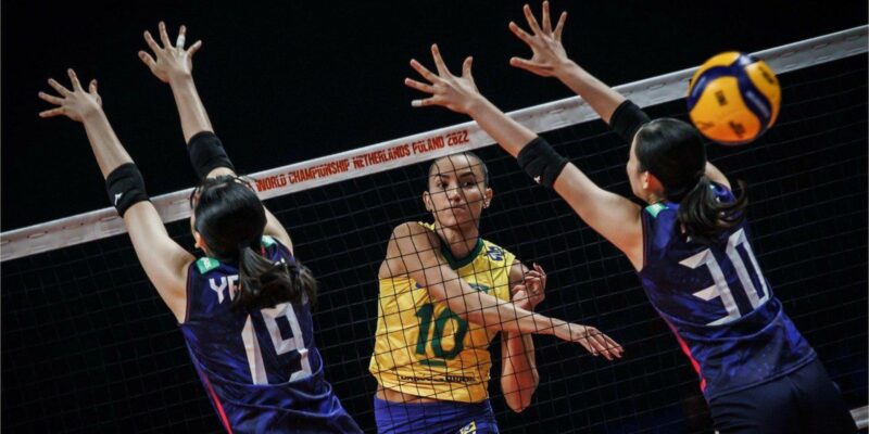 Já classificado, Brasil sofre 1ª derrota no Mundial de Vôlei Feminino