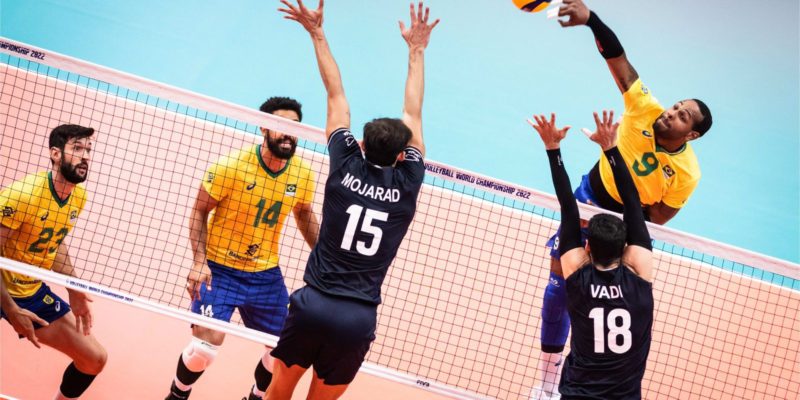 Brasil vence Irã e encara Argentina na semifinal do Mundial de vôlei