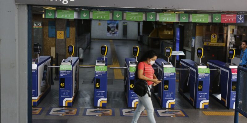 Covid-19: Brasil registra 9,4 mil novos casos e 40 óbitos em 24 horas