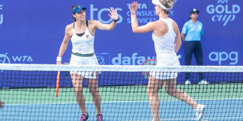 Stefani é campeã de duplas em WTA na Índia, seu 1º torneio pós-retorno