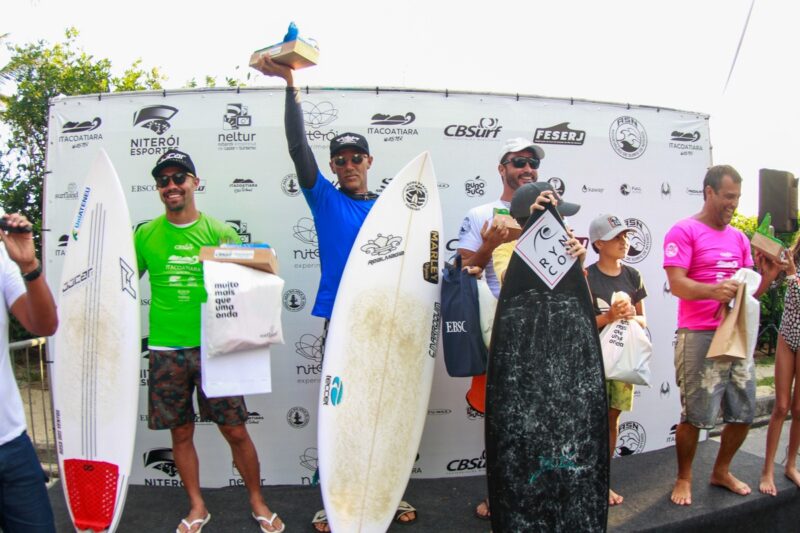 Lendas do surfe dão show no final do CBSurf Itacoatiara Master – Prefeitura Municipal de Niterói