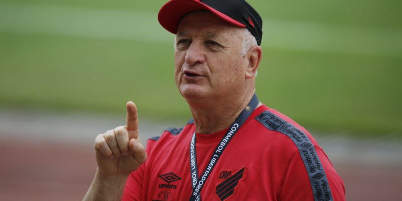 Felipão rechaça favoritismo do Flamengo na final da Libertadores