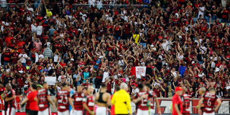 Flamengo celebra vitória com reservas antes de decidir Copa do Brasil