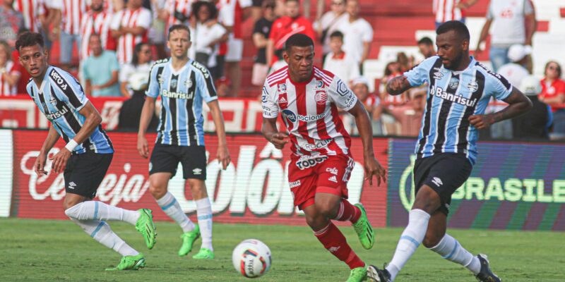Grêmio garante retorno à Série A do Brasileiro