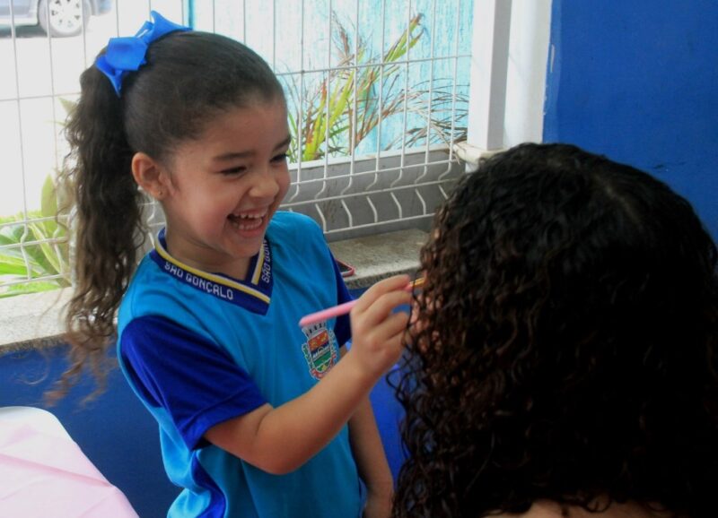 Educação promove ação pelo Outubro Rosa