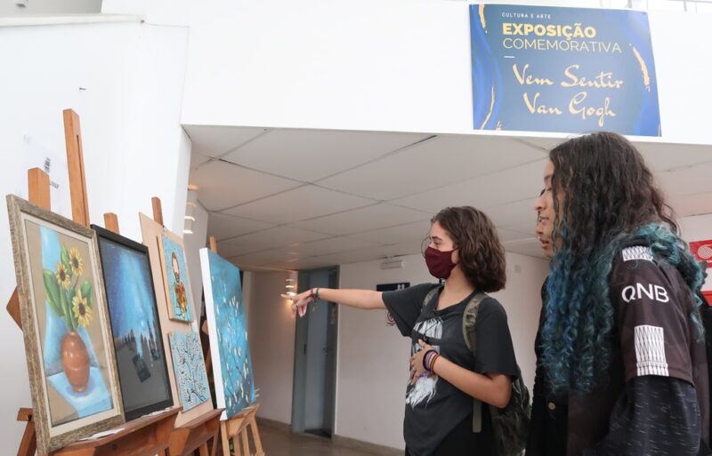 Exposição no Teatro Municipal de São Gonçalo