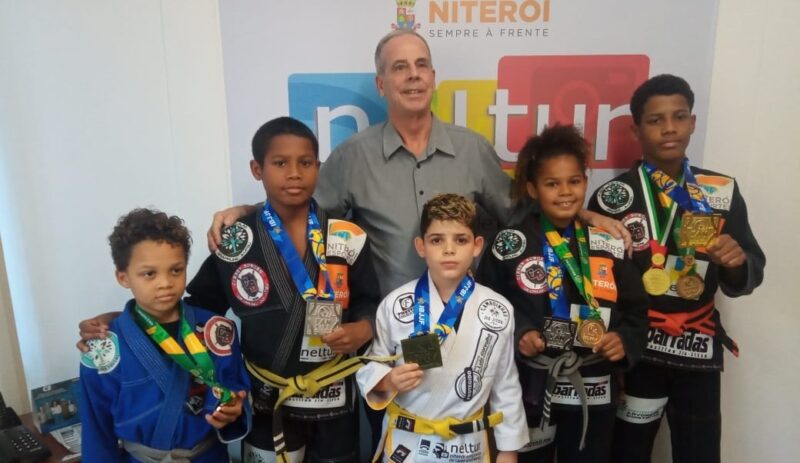 Jovens atletas de jiu-jitsu viajam para Europa e Abu-Dhabi em busca de novos títulos – Prefeitura Municipal de Niterói