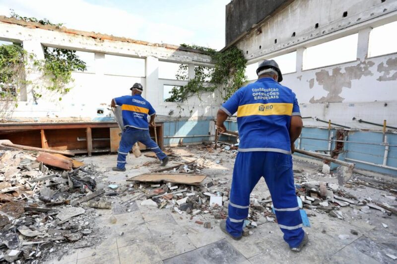 Prefeitura inicia demolição do primeiro prédio da Universidade Gama Filho para a construção do Parque Piedade – Prefeitura da Cidade do Rio de Janeiro