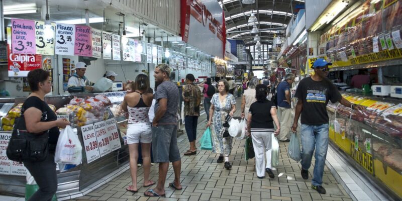 Intenção de Consumo das Famílias cresce 2,1% em outubro