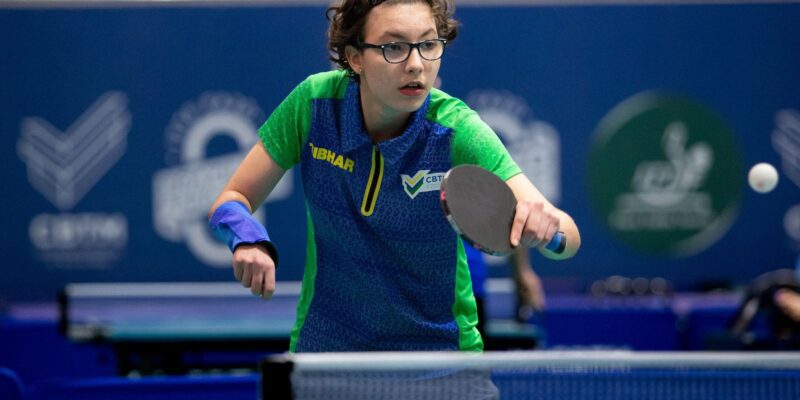 Coluna – No tênis de mesa paralímpico, Sophia voa rumo ao infinito