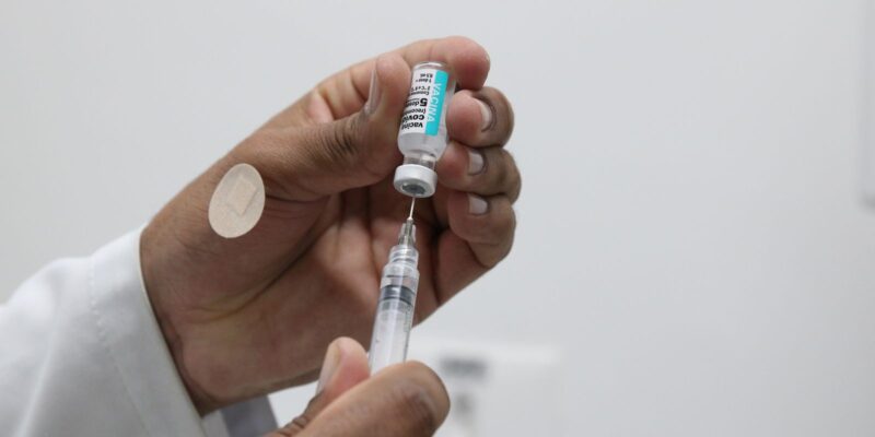 Brasil confirma 6,9 mil casos de covid-19 em 24 horas