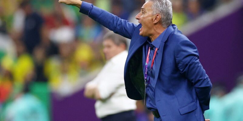 Tite modifica equipe e abre espaço para disputa por posições