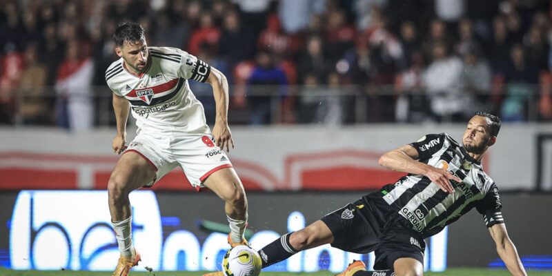 Atlético-MG arranca empate de 2 a 2 com o São Paulo no Morumbi