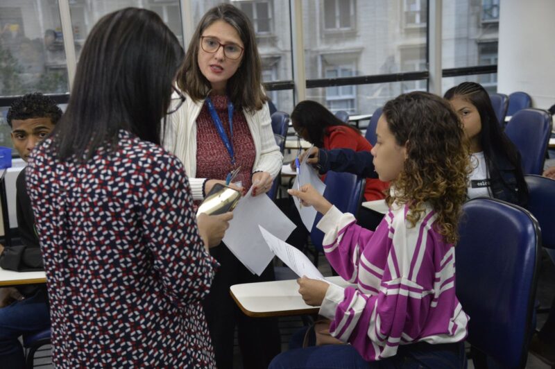 Adolescentes em situação de vulnerabilidade social entram no mercado de trabalho como jovem aprendiz – Prefeitura da Cidade do Rio de Janeiro