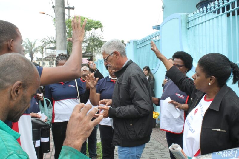 Cemitérios de São Gonçalo recebem visitantes no Dia de Finados