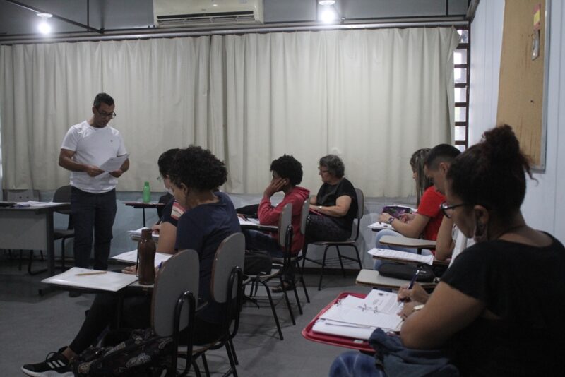 Ciug: estudantes tiram dúvidas antes do Enem