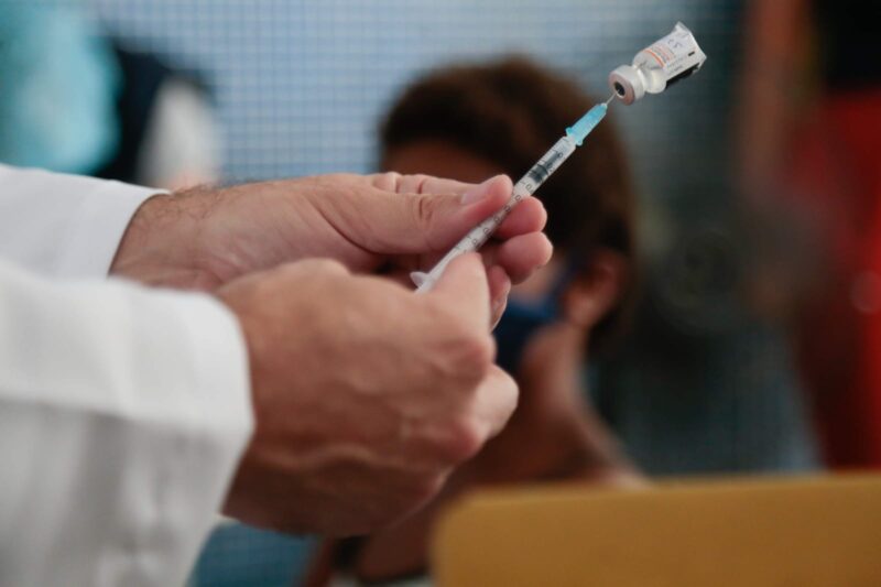 Covid-19: Saúde suspende aplicação de segunda dose da vacina para crianças de 3 e 4 anos  – Prefeitura da Cidade do Rio de Janeiro