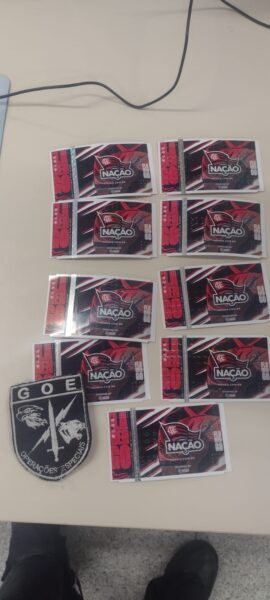 Guardas municipais apreendem ingressos com cambista no jogo entre Flamengo e Corinthians – Prefeitura da Cidade do Rio de Janeiro