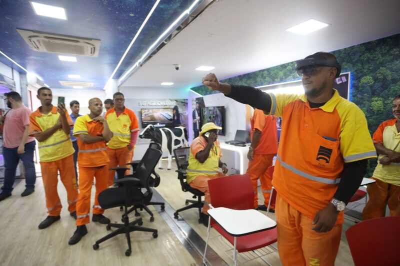Carreta itinerante de Tecnologia atraiu a atenção no Caminho Niemeyer – Prefeitura Municipal de Niterói