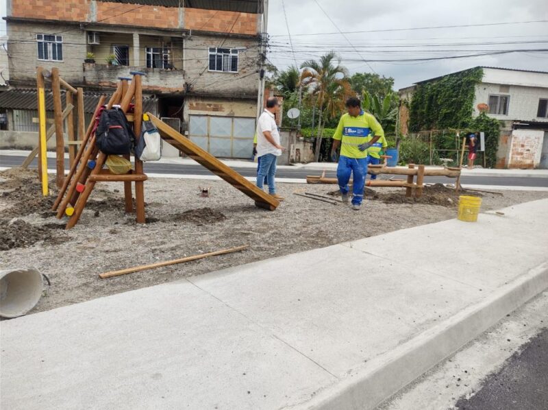 Obras de infraestrutura e novo parquinho no Colubandê
