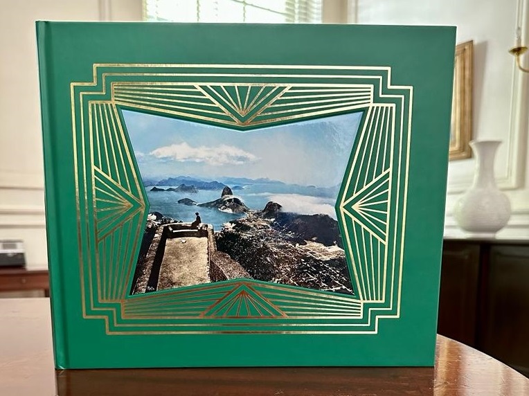 Prefeitura lança o Álbum da Cidade do Rio de Janeiro: Bicentenário da Independência – 2022 – Prefeitura da Cidade do Rio de Janeiro