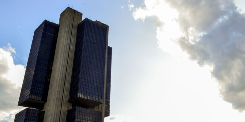 Capacidade de pagamento de famílias e microempresas piorou, diz BC