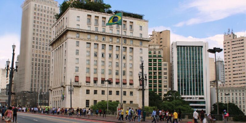 Prefeitura de São Paulo oferece 4,2 mil vagas de estágio
