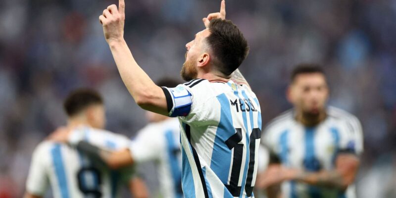 Argentina conquista o tricampeonato mundial e consagra Lionel Messi
