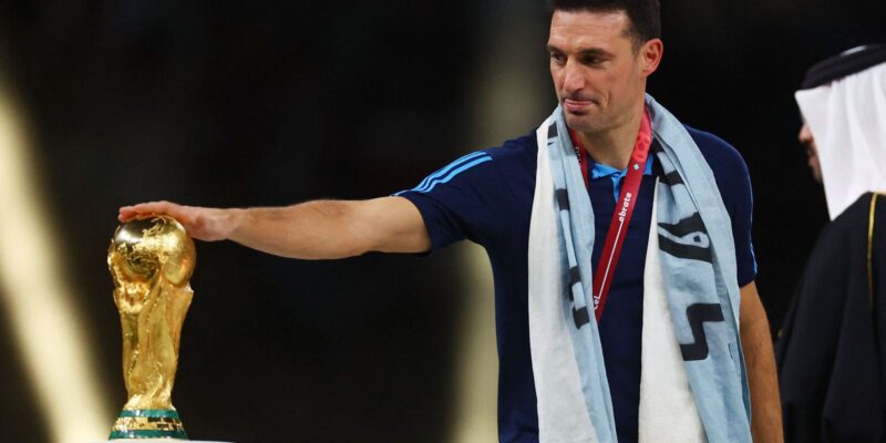 Após tri mundial, Scaloni mantém portas abertas a Messi para 2026