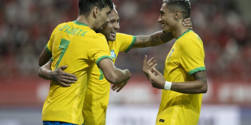 Tite repete escalação das oitavas para jogo do Brasil contra Croácia